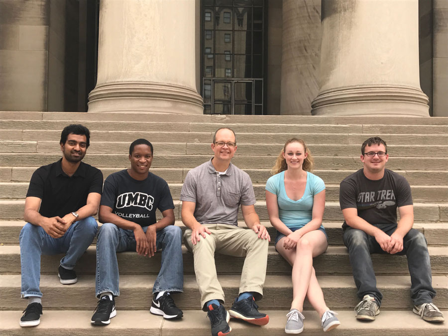 photo of Washburn group in front of the Mellon Institute